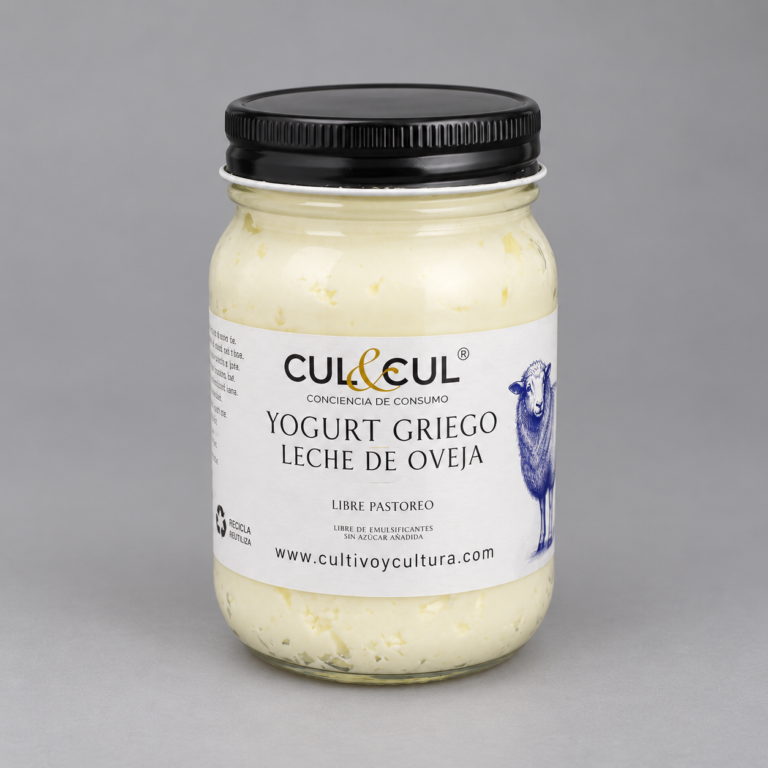 Frasco de Yogurt Griego de Oveja CUL&CUL de 450 g sobre fondo gris